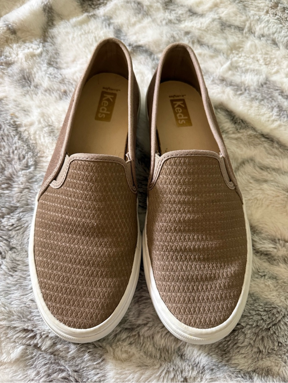Keds Women's Tan Textured Slip-On Sneakers 7.5